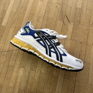 Asics - Helt nya Asics sneakers. Aldrig använda. Storlek 40