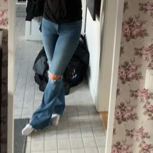 Säljer mina jeans från bikbok. Bra skick. 