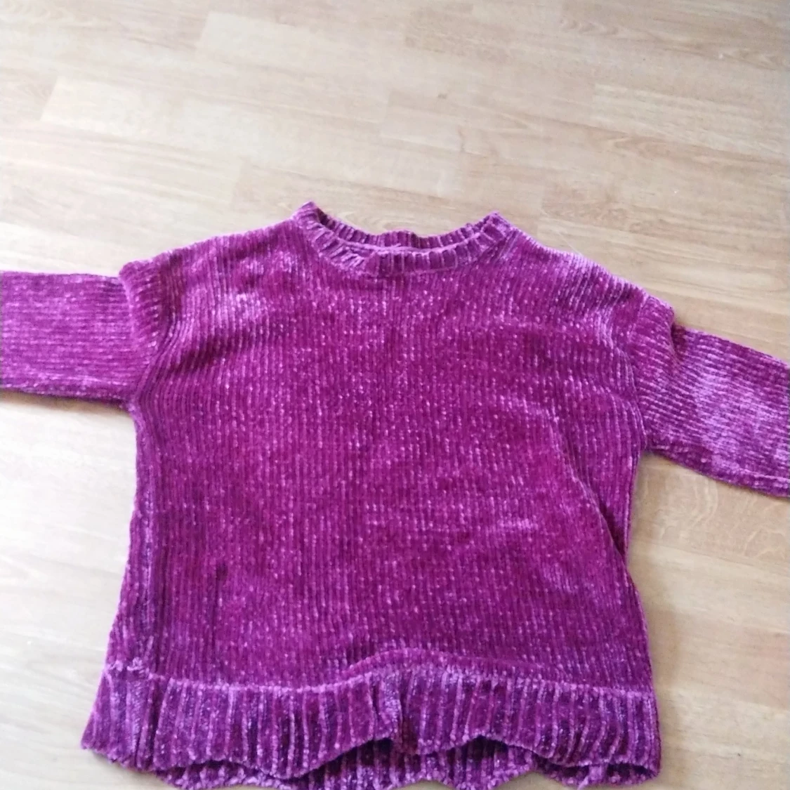 Stickad lilla rosa tröja  - 90