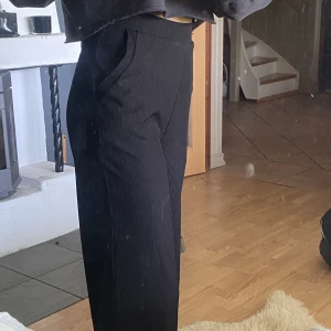 Superfina kostymbyxor! - Så fina kostymbyxor från Nelly. 