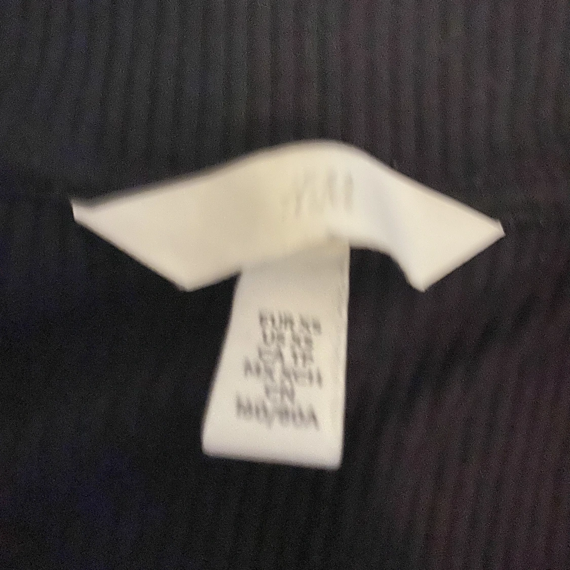 Svart topp med krage - 91