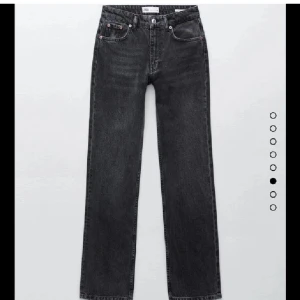 Mid waist jeans - Säljer dessa populära mid waist jeansen från zara då dom inte kommer till användning❤️