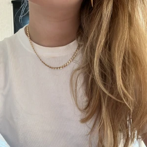 Halsband - Säljer dessa halsband, 60kr styck, använt fåtal gånger eftersom jag bara använder ett hela tiden🤍