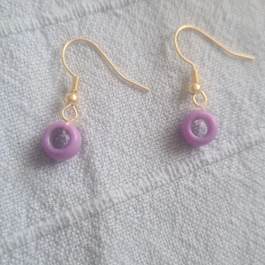 Örhänen som är finna på alla sätt - Om du gillar smycken köp på våran hemsida för vi har bra saker för biligt pris.