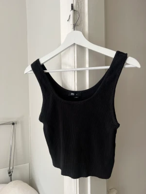 Svart linne croptop  - Svart linne croptop