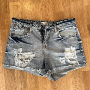 Jeansshorts från Gina Tricot. 50 kr exkl frakt. 