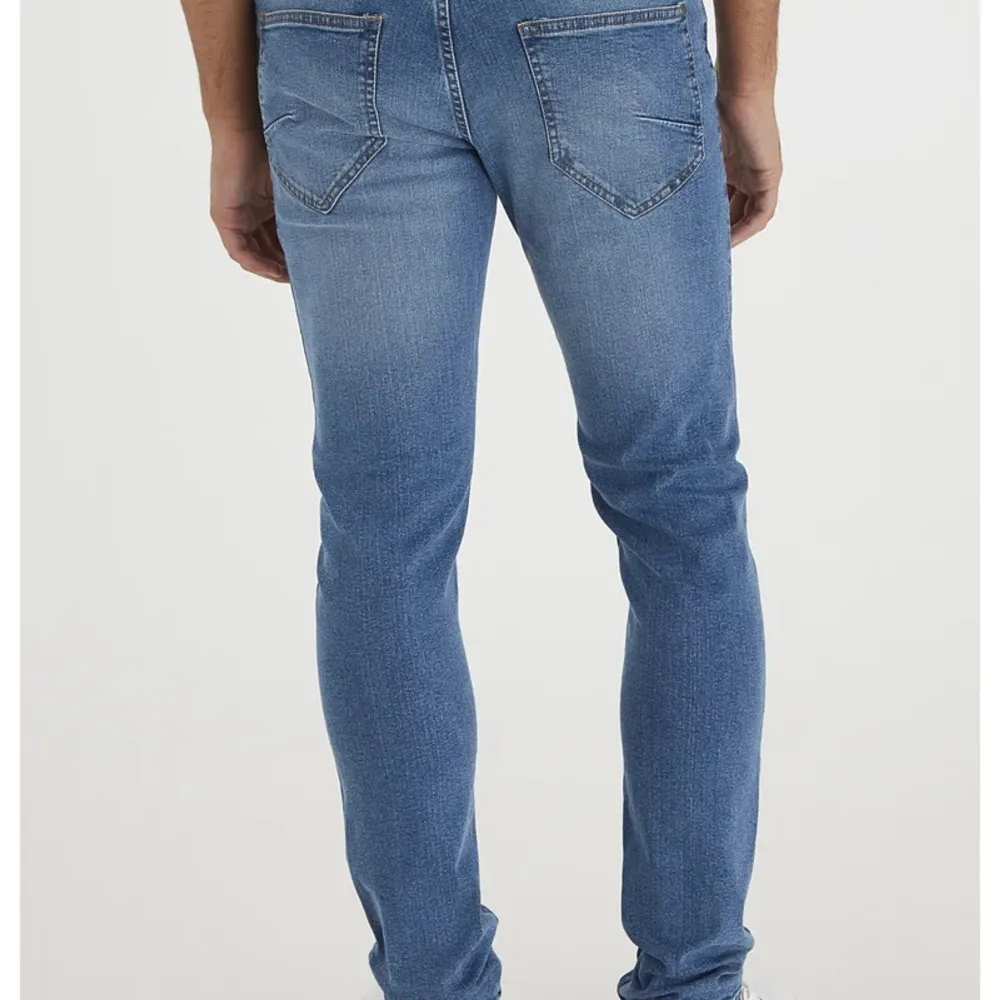 Storlek: W34 L32 Slimfit Bra skick sällan använda, för små för mig. Jeans & Byxor.