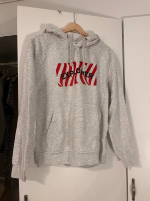 Hoodie - Kul Hoodie som är jättemjuk inuti 
