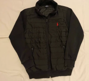 Ralph lauren jacka - Snygg cardigan, storlek s. Skriv för specifika mått. Borde passa 170-176