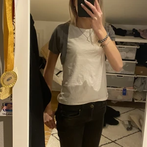 Stickad bolero - Säljer min super snygga stickade bolero i grå, bra skick