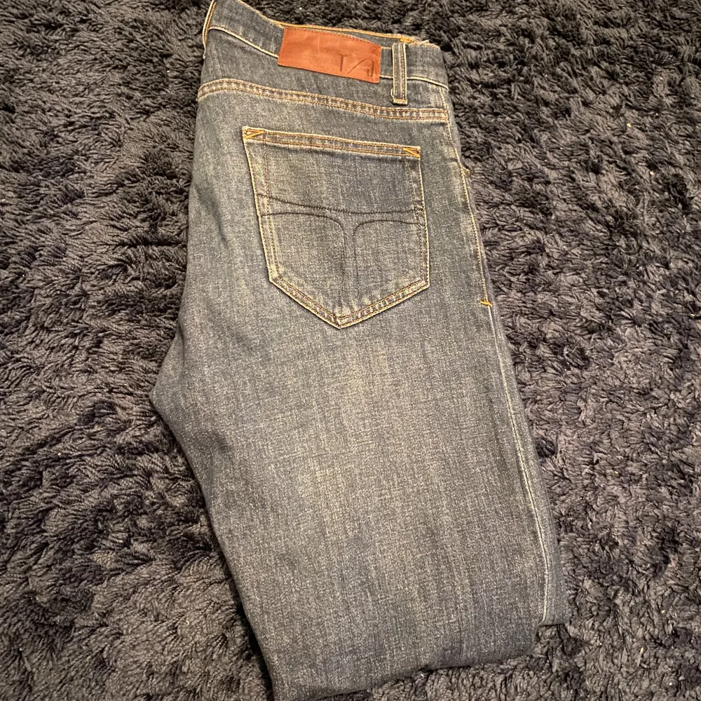 Säljer då mina tiger of Sweden jeans i slim passform då det inte kommer till användning  Skick: 9/10  Nypris: 1400kr. Jeans & Byxor.