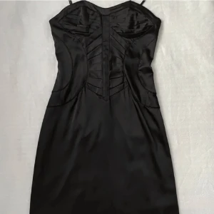 Cocktailklänning  - Simpel med fina detaljer🥰Skriv om du vill ha bild på hur den ser ut på💕