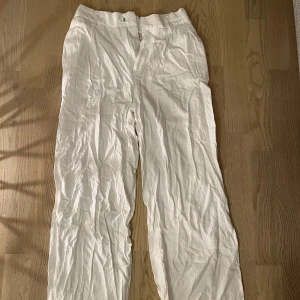 Linnebyxor - Jag säljer dessa snygga linnebyxor då dem är för små för mig💕Priset kan diskuteras😁