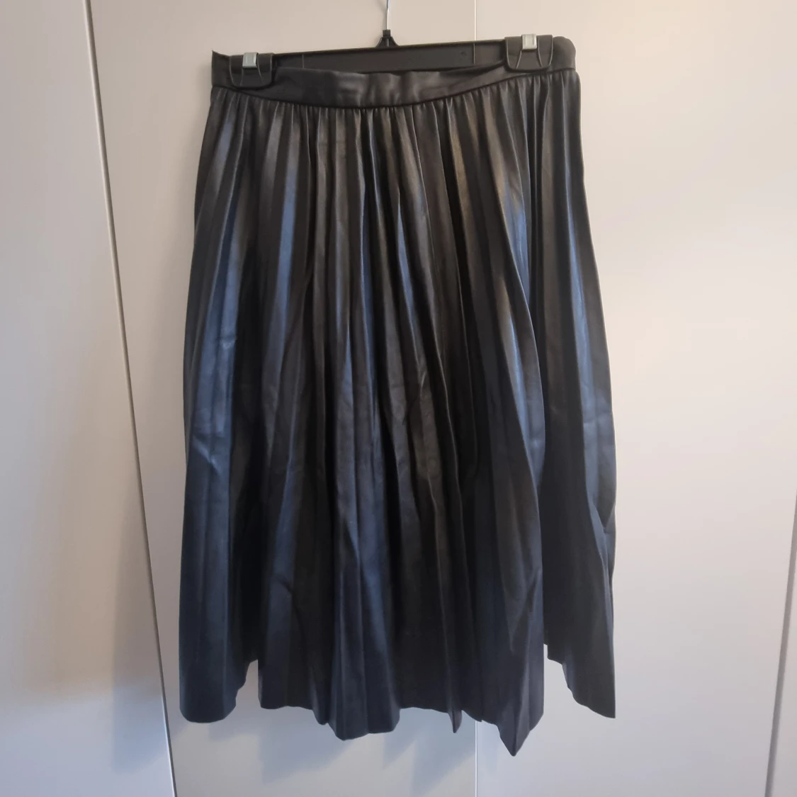 Knälång skinkjol från Lindex - 90