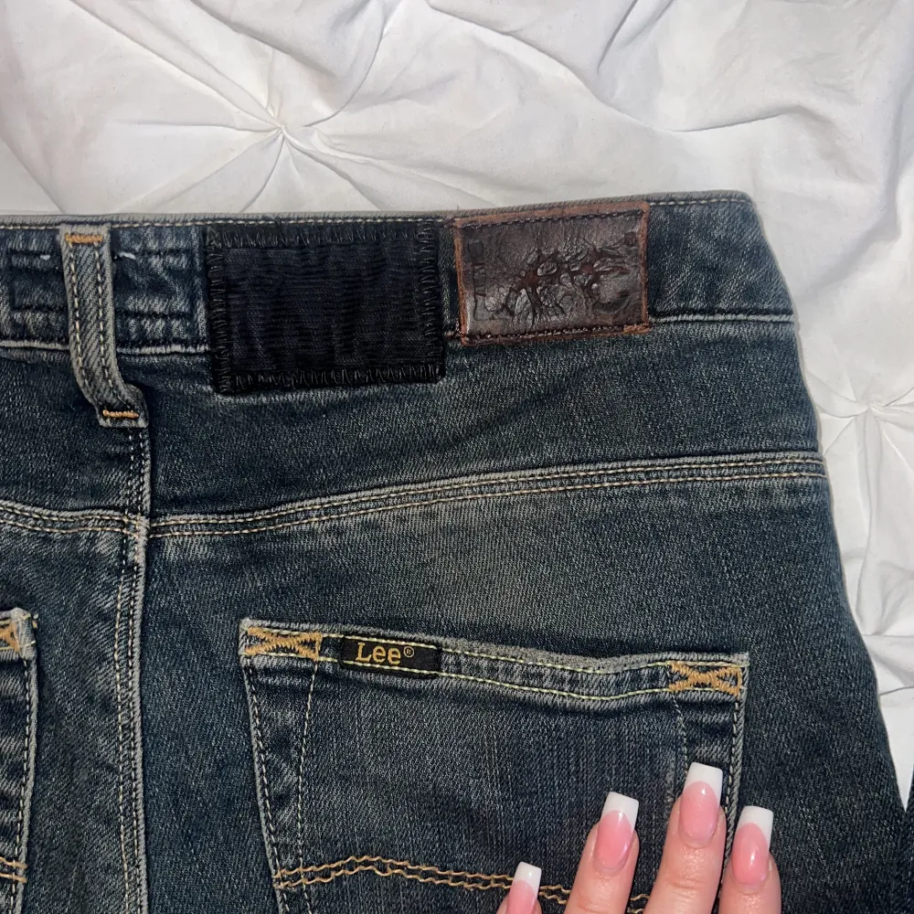 lee jeans vintage, lågmidjade. Midja tvärst över 35, innerbensmått 82. Har tyvärr ingen bild på då dem är för små! 💓. Jeans & Byxor.
