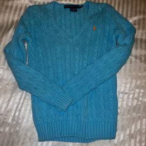 Helt ny polo // Ralph Lauren sweatshirt, den är för liten för mig, använd gärna köp nu🩷