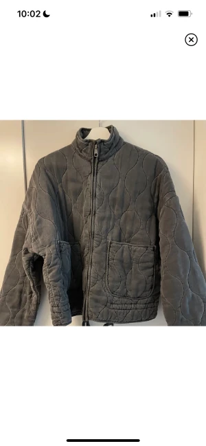 Zara jacka - Säljer nu min jättetrendiga zarajacka då jag har för många jacka🩷(lånade bilder) kontakta för egna bilder🩷