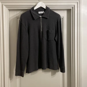 Half zip tröja - Skick: 7/10