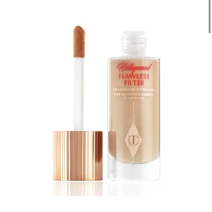 Charlotte tilbury - Hollywood flawless filter i färgen medium, köpt på NK för 580kr, inte använd❤️