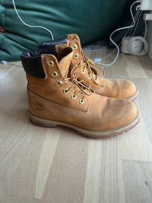 Kängor  -  Timberland kängor i beige/mocka 