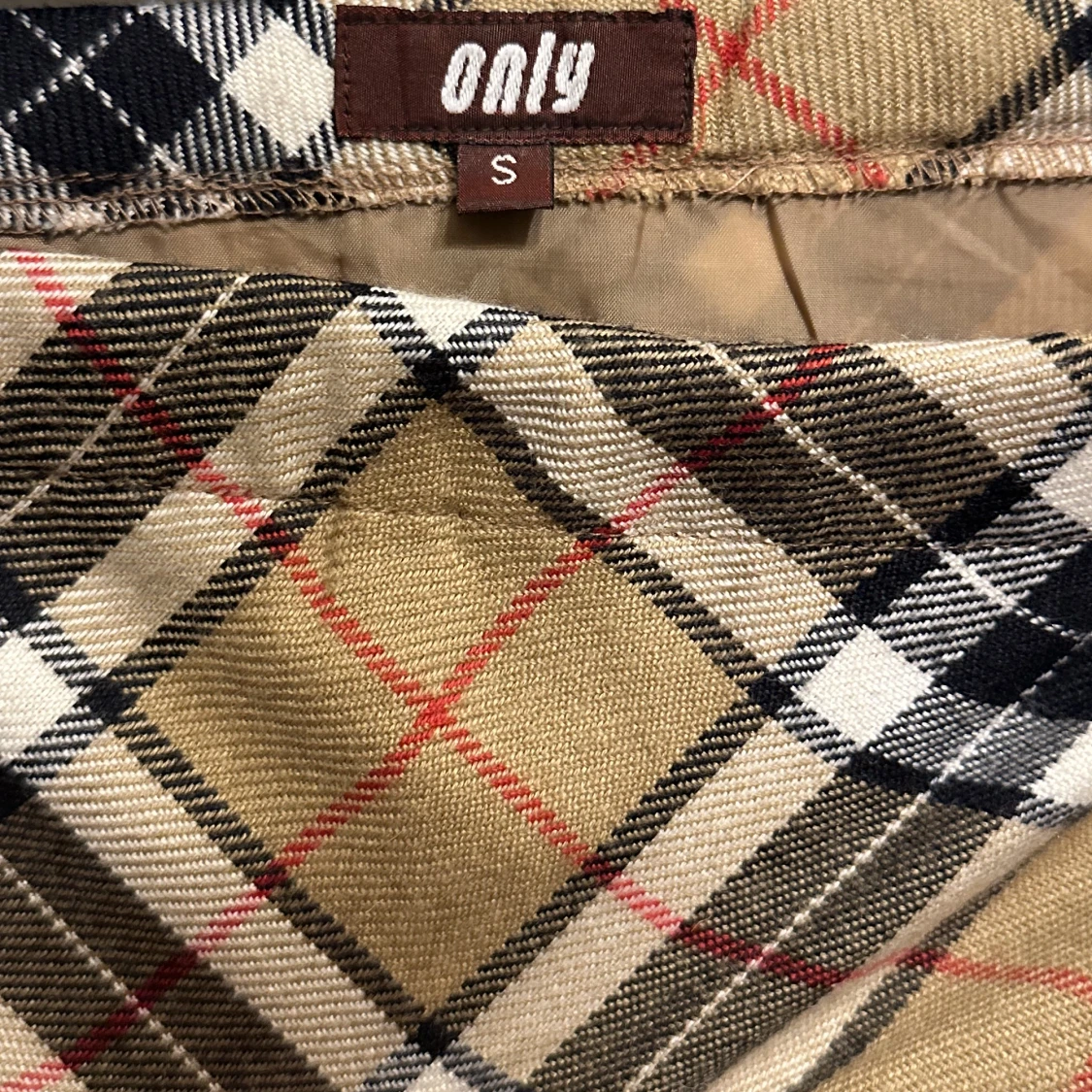 Rutrandig kjol  - 91