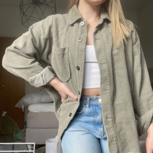 Jacka - Grön oversize machester jacka i fint skick