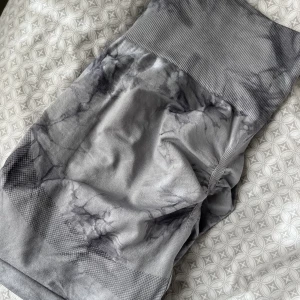 Scrunch shorts - Köpta för 500kr Bara testade