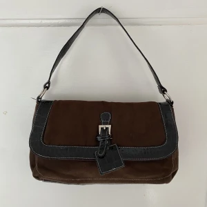 Väska☺️ - Superfin väska i mockaimitation!🥰 Använt men fint skick!