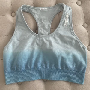 Sportbh  - Sportbh från Gymshark storlek S, använd några ggr utan skavanker.