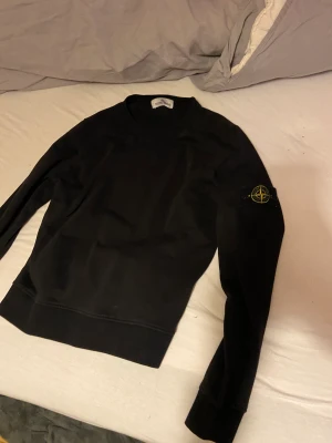 äkta stone island - äkta storlek medium bra skick kan fraktas