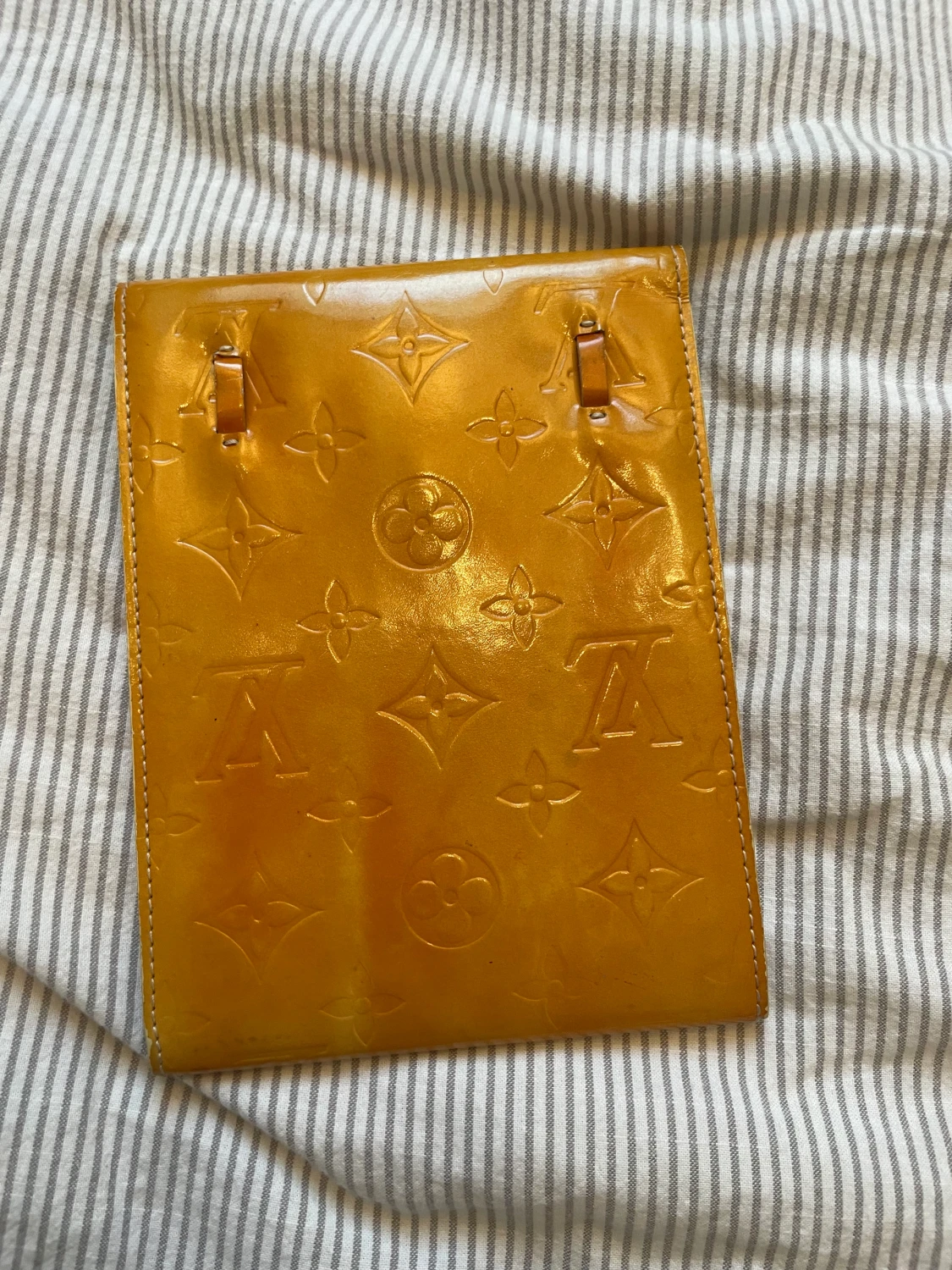 Louis Vuitton Pouch - 90