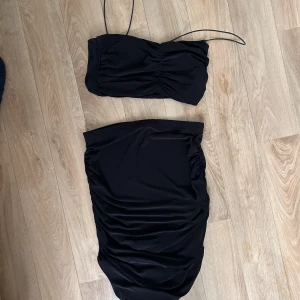 Cute set - Never worn, very good condition. 