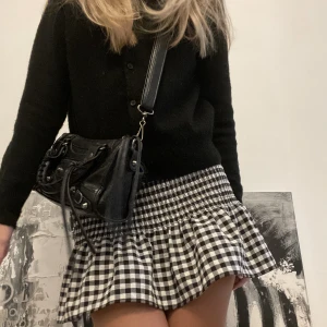 Volang Kjol🖤 - Jätte fin volang kjol nu till höst🖤🍂 Passar med en stickad tröja eller en t-shirt! 