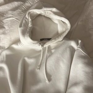 Hoodie - Använd 3 gånger, fint skick, nypris 399kr