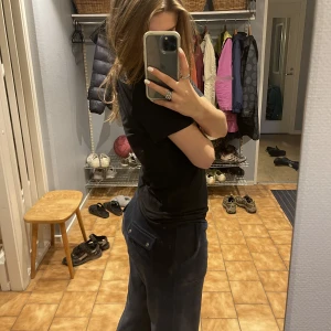 Juice Couture  - Jättefina Jucie Couture byxor, ett få tal gånger använda (Max 5 gånger). Säljer pga jag inte använder de längre. Storlek M, passar för mig som använder strl 36,38.  Skriv för fler bilder❤️