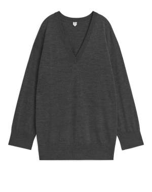 Arket Oversized tröja i merinoull Storlek xs Material ull 100% Använda Max 1 gån, som ny.