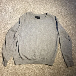 Grå tröga - Grå tröja från lager 157 i storlek M, skönt och värmande material inuti