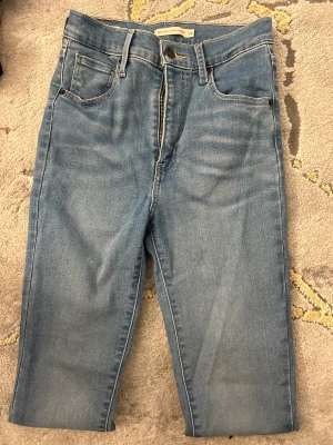 Levis jeans - Nya skinny jeans från Levis storlek 26