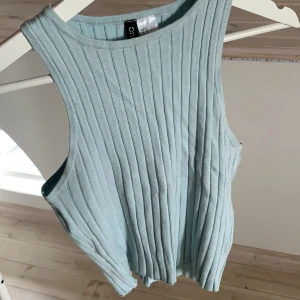 Topp - Kommer inte till användning, köpare står för frakten💙