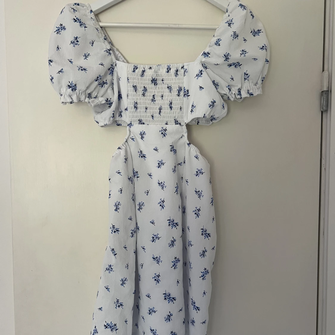 Blommig klänning - 90