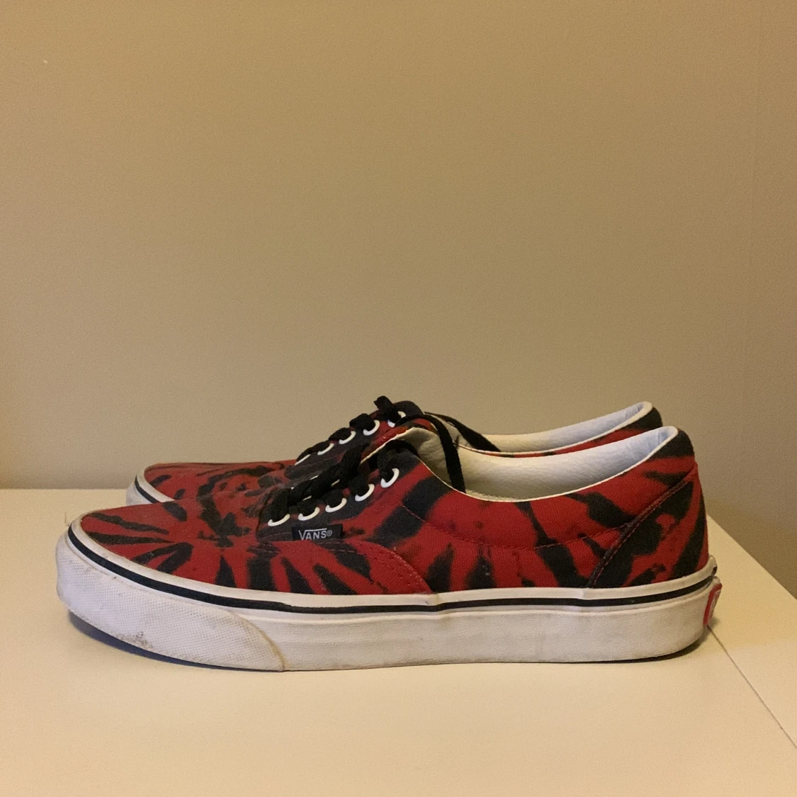 Vans era tie dye red tango  - 90
