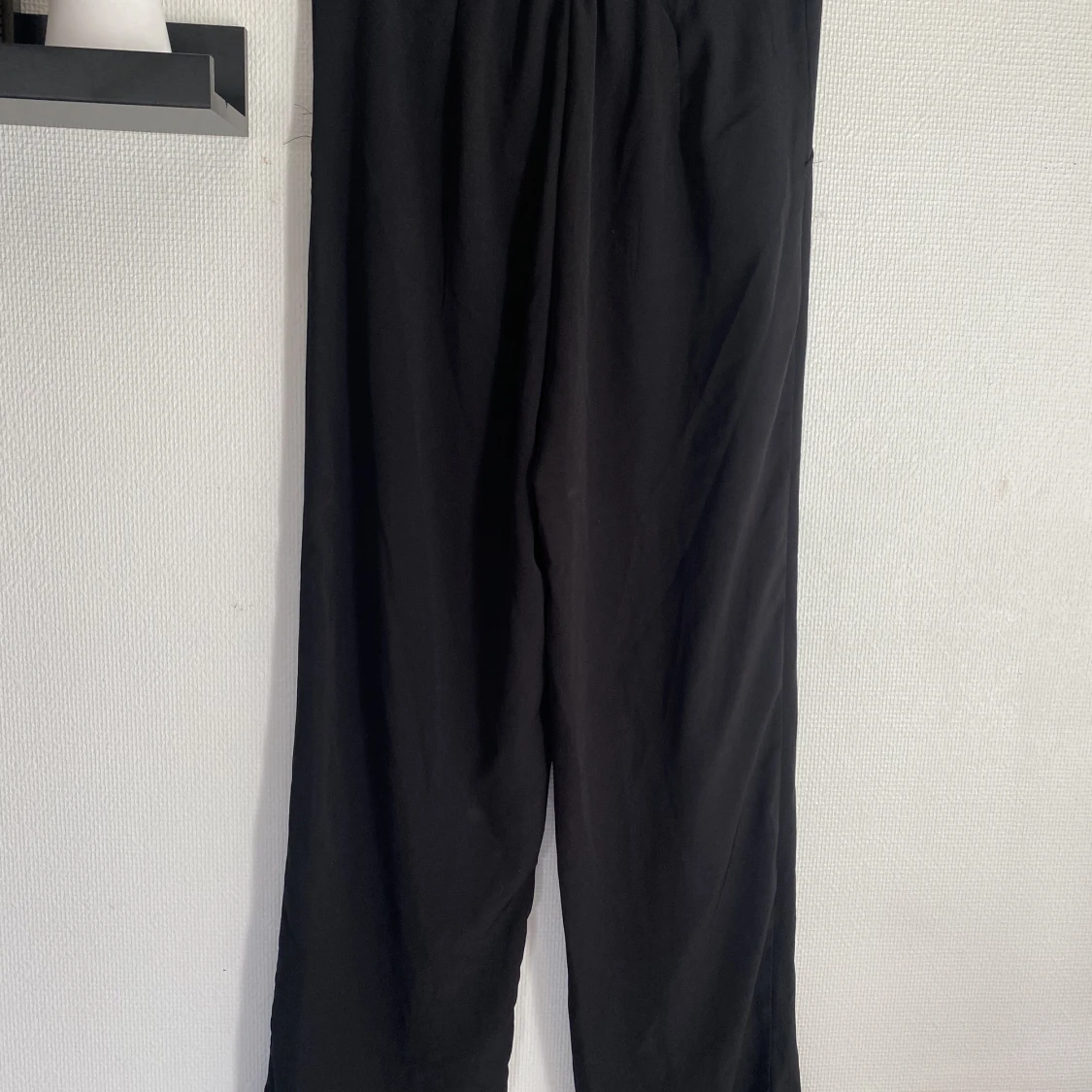 Högmidjade kostymbyxor  - 90