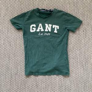Grön gant t-shirt 11-12 år
