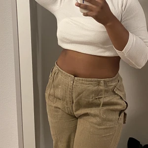 Fina linne blandade byxor - Super bra skick, sitter lite löst men man kan ta in dem i midjan men snörena 