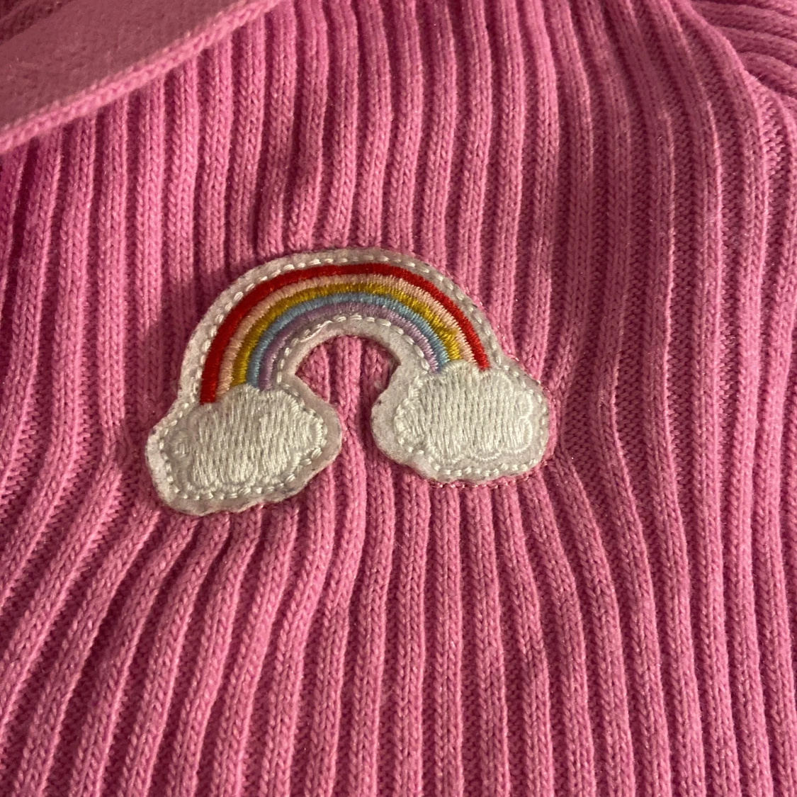 rosa tröja med moln - 91