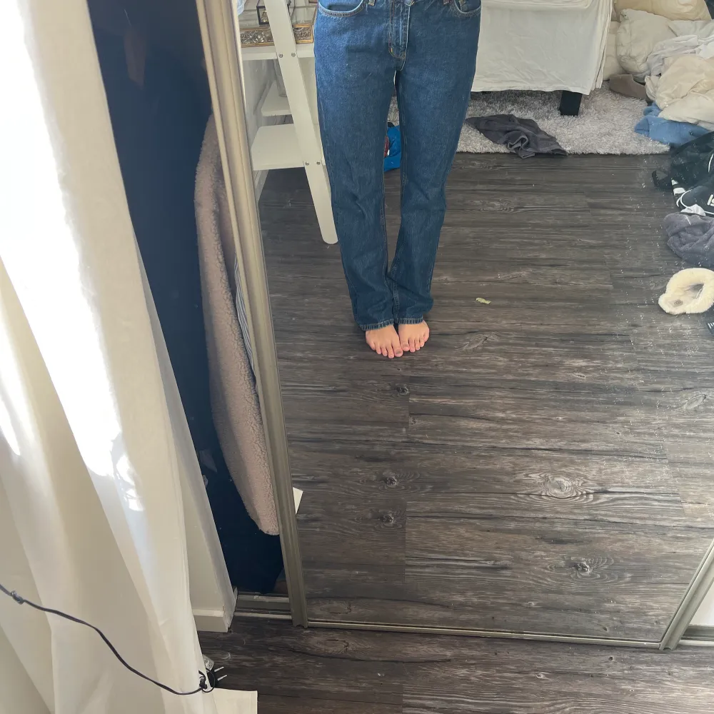 Ett par jeans ifrån bikbok som använt en gång. Säljer då de är förstora för mig. Heter los straight . Jeans & Byxor.