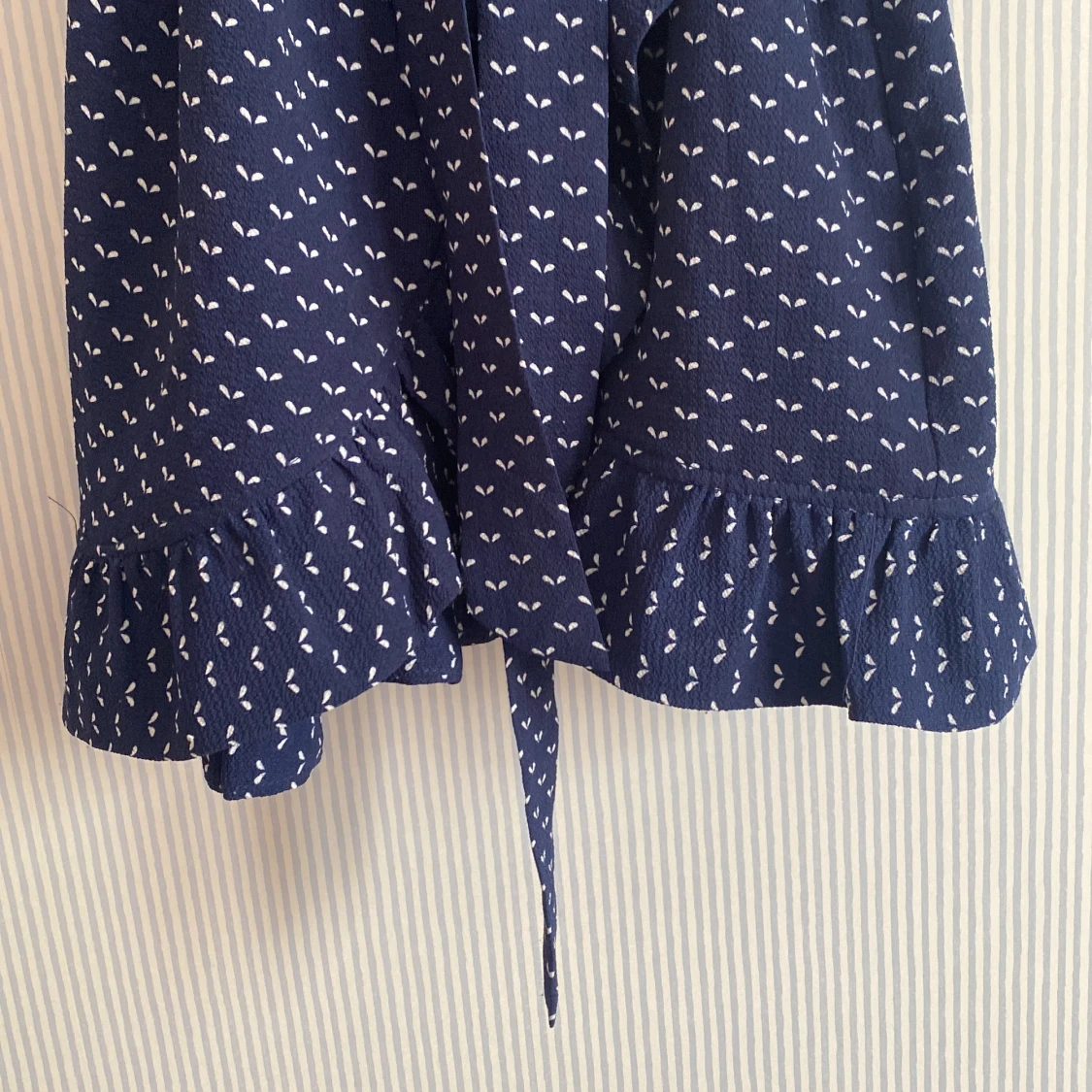 Draperad volangklänning  - 91