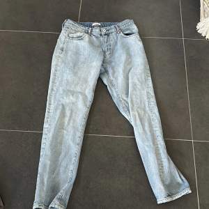 Blåa woodbird doc jeans, bra skick 