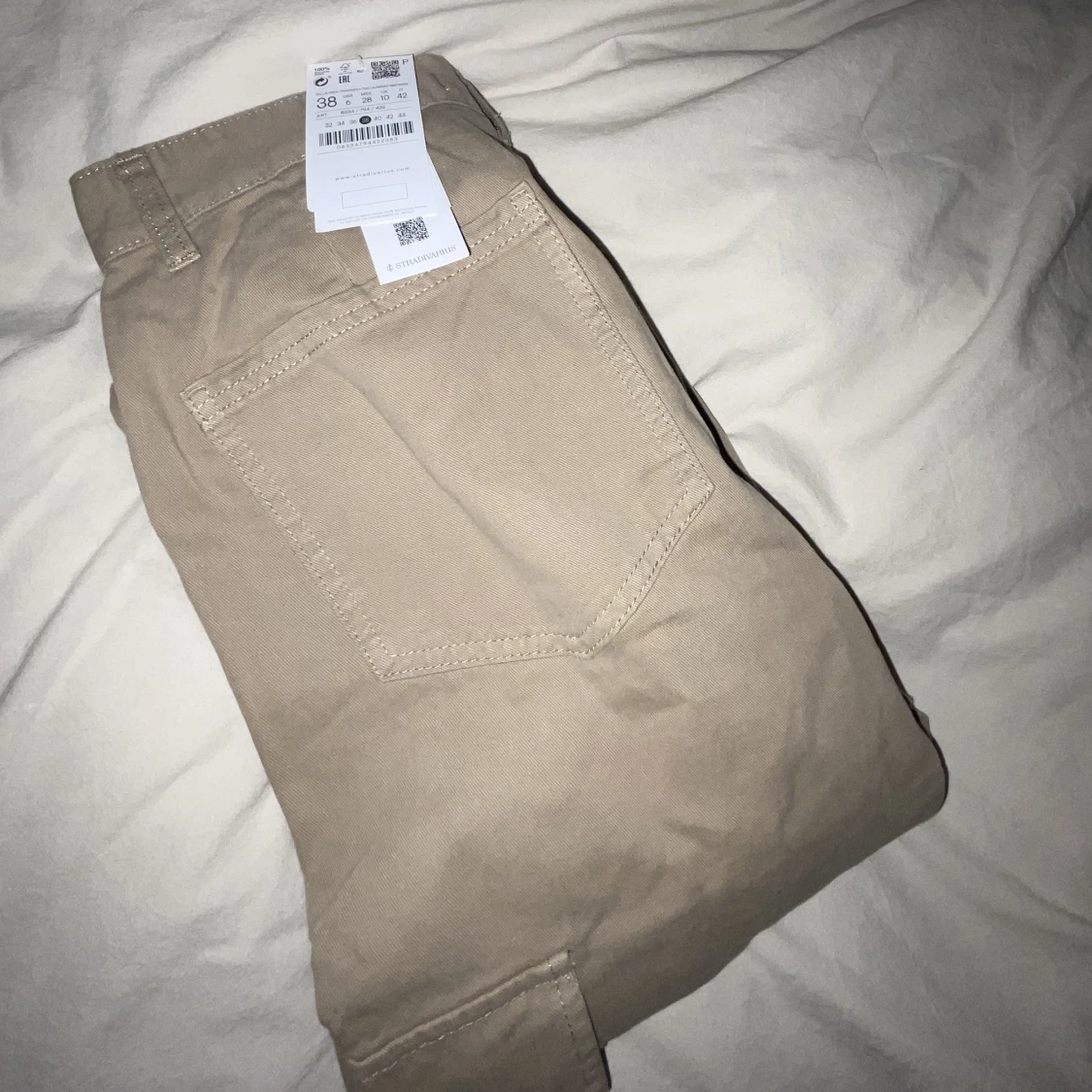 Stradivarius Cargo Pants - 90