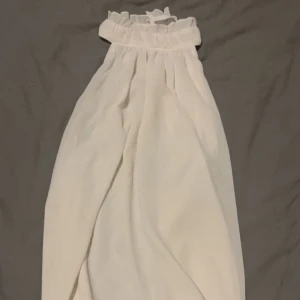  halterneck topp - Jätte snygg halter Neck topp från hm, knappt använd 